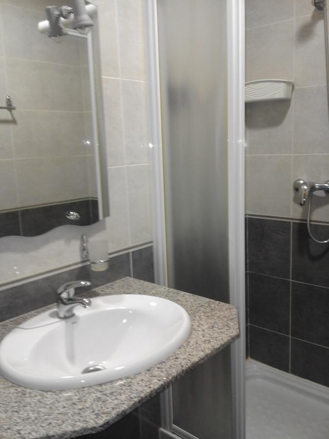 Hostal Restaurante Vial Ourense Exterior foto