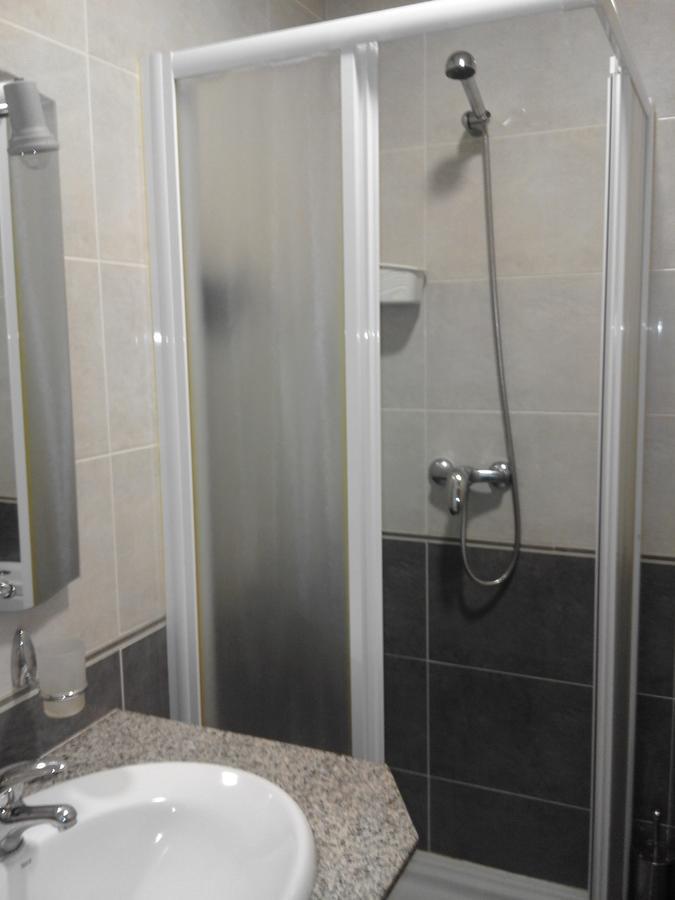 Hostal Restaurante Vial Ourense Exterior foto
